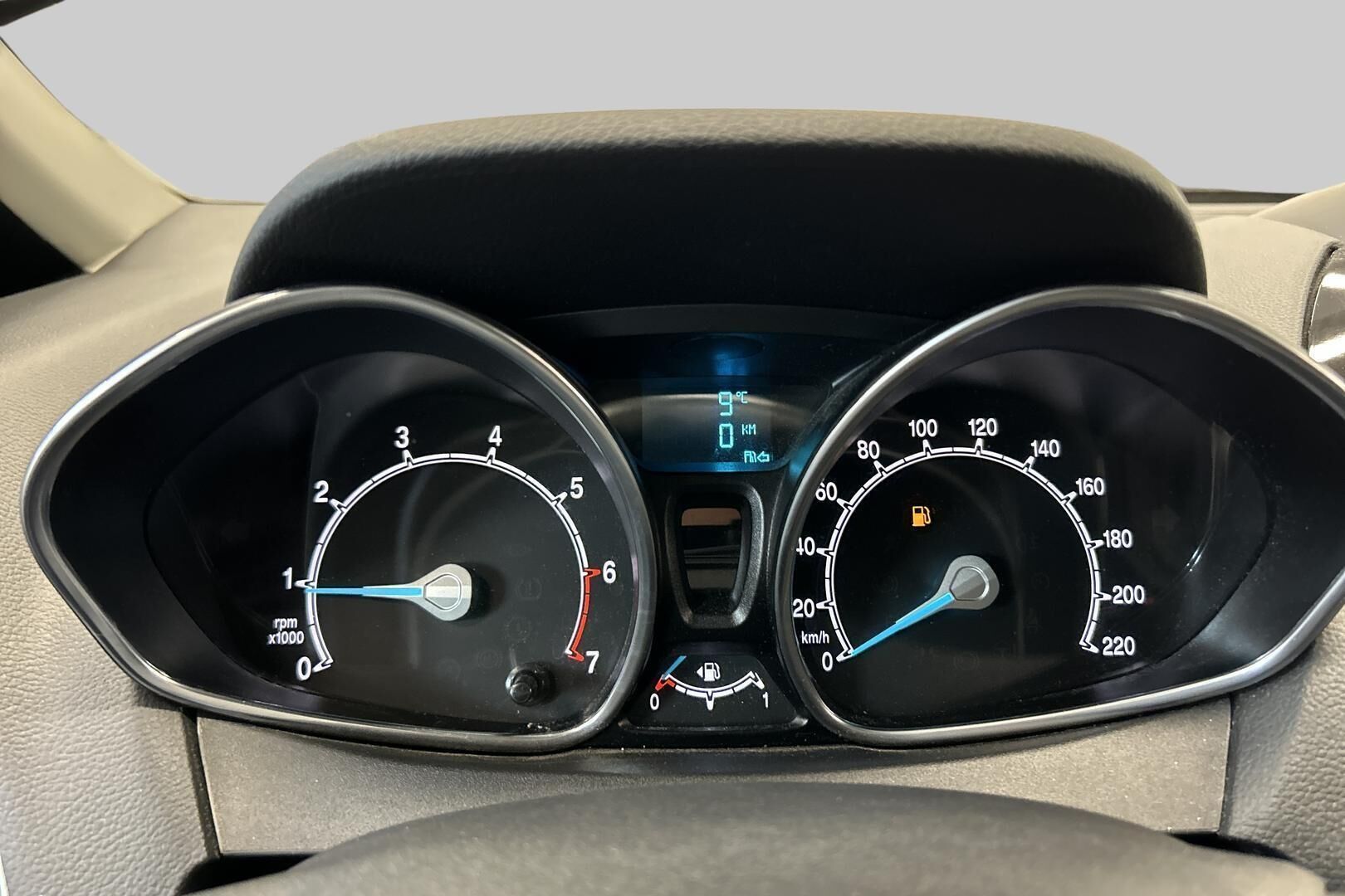 Ford B-Max iso kuva 13