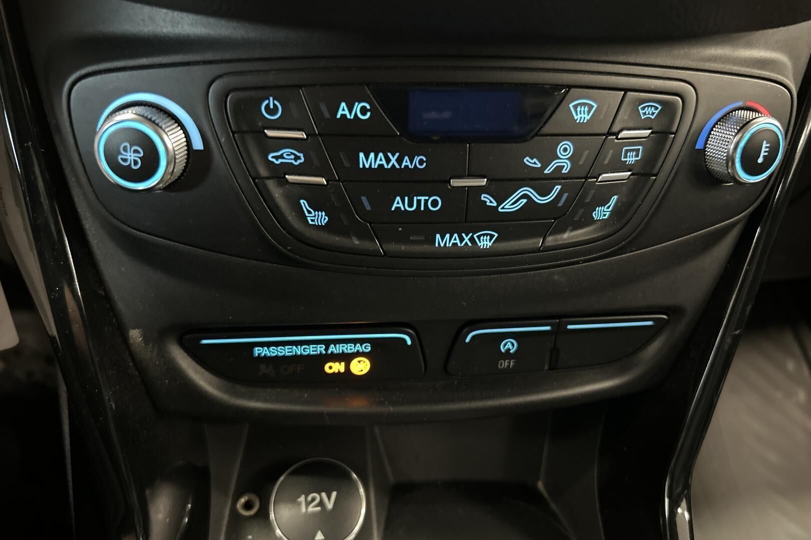 Ford B-Max iso kuva 18