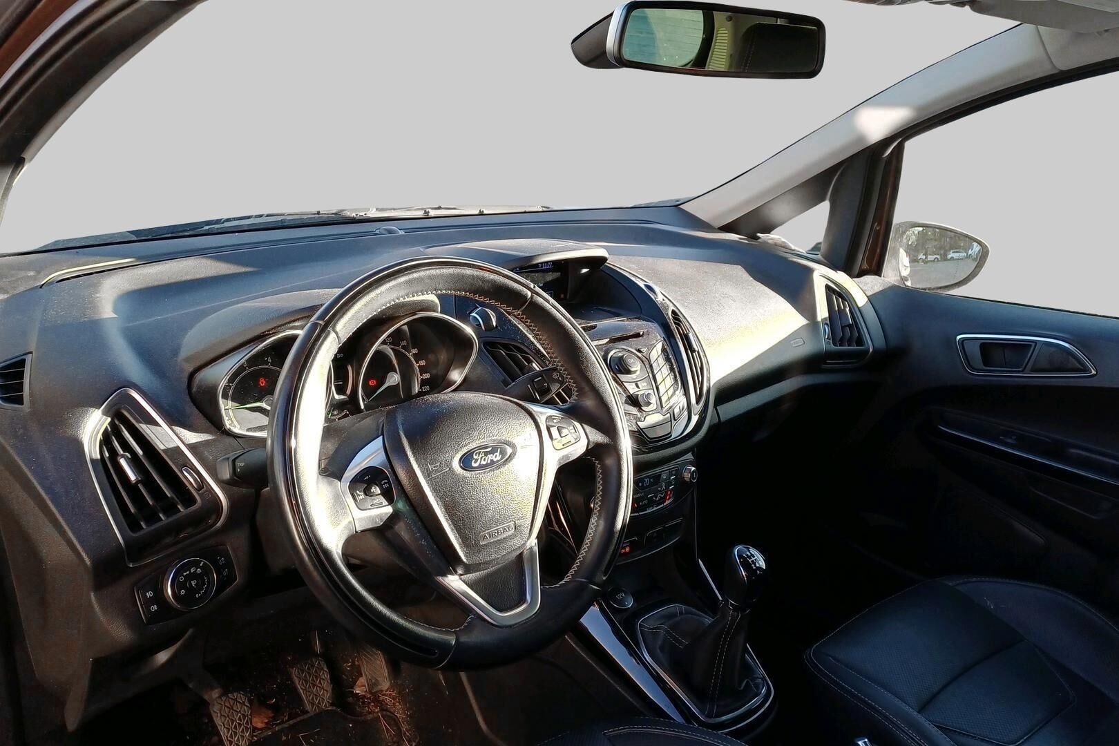 Ford B-Max iso kuva 2