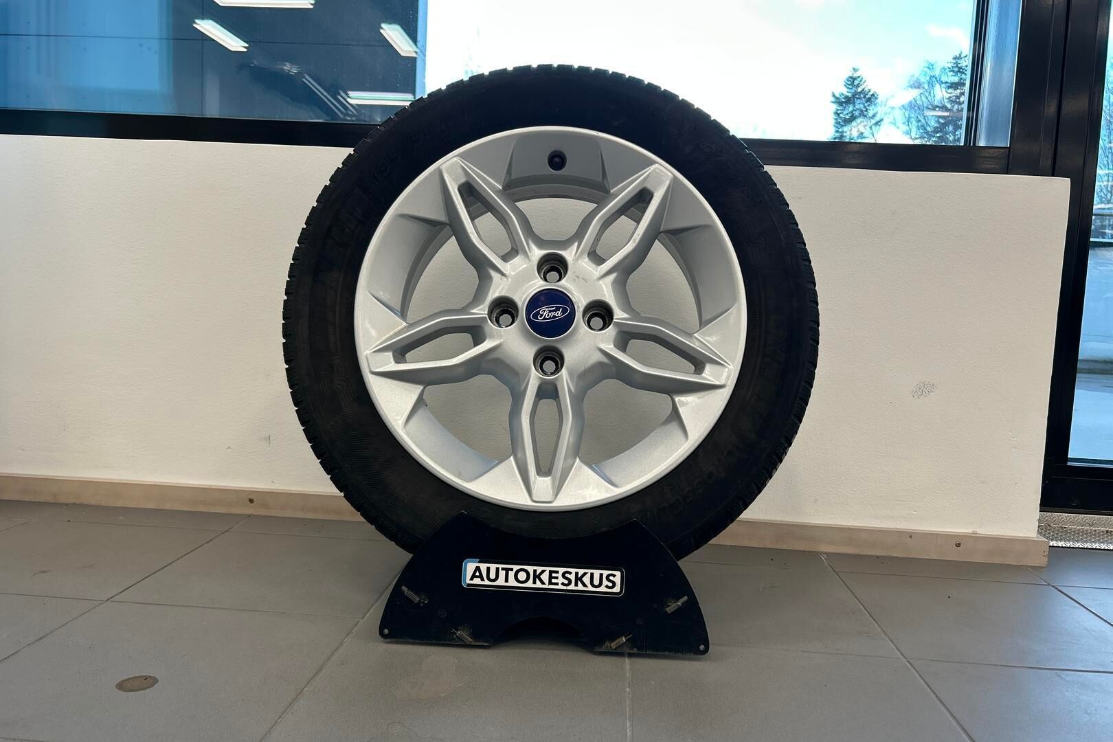 Ford B-Max iso kuva 27