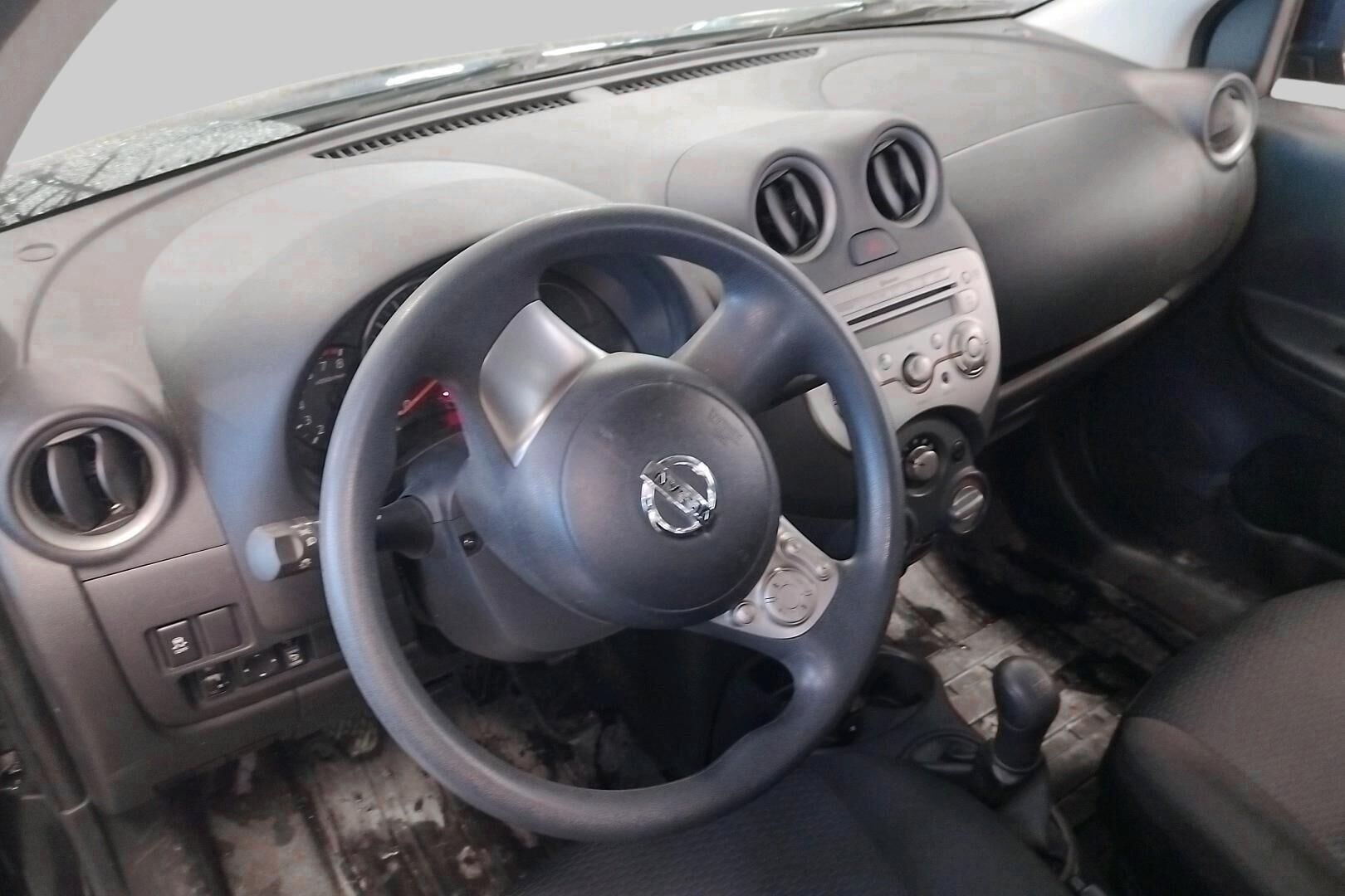 Nissan Micra iso kuva 2