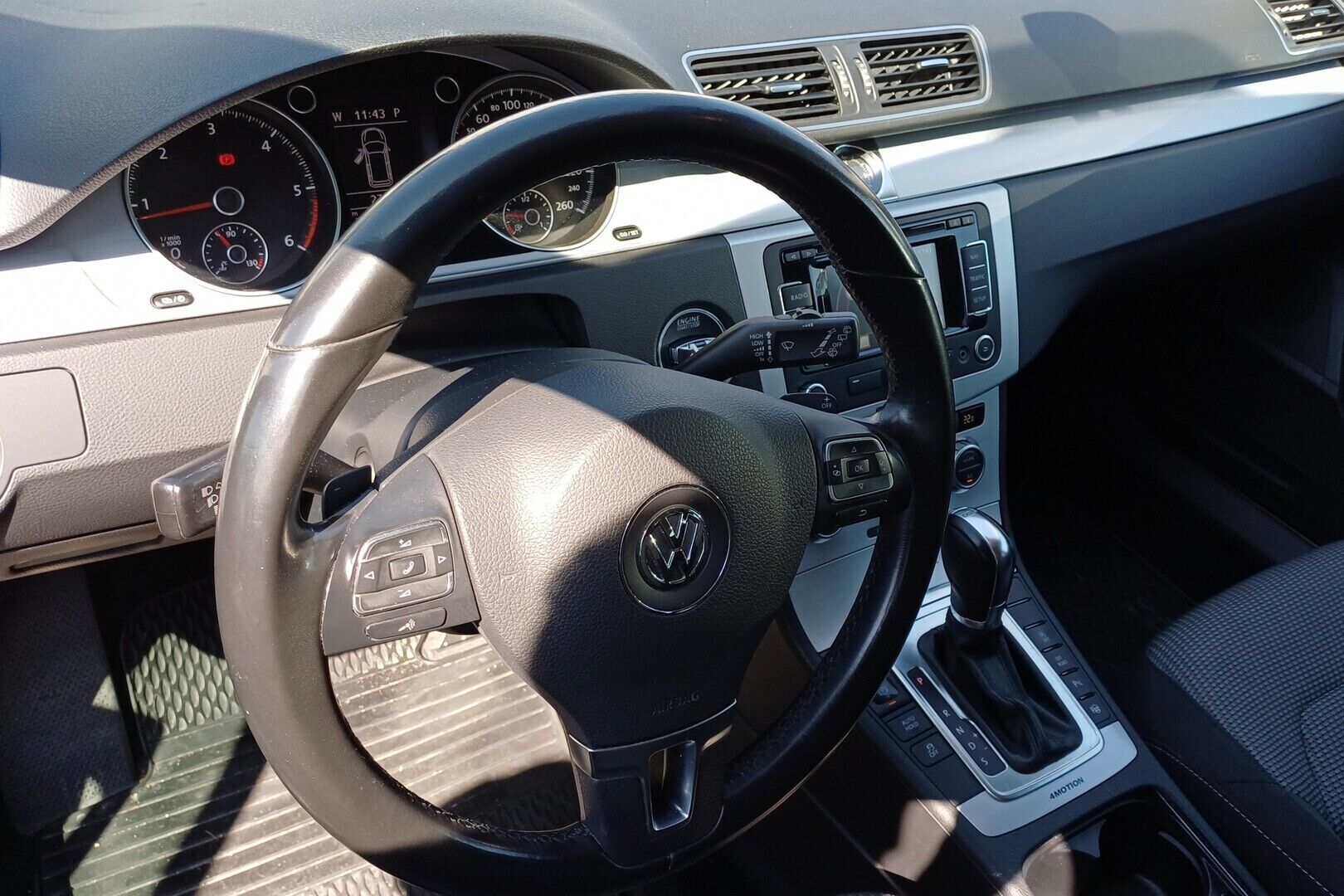 Volkswagen Passat iso kuva 2