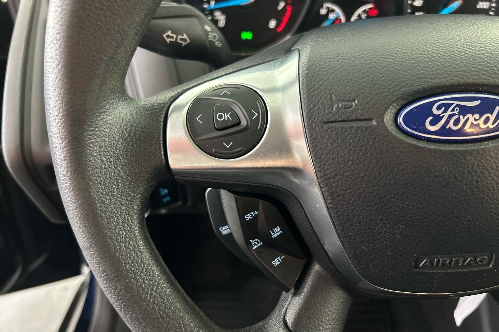 Ford Focus iso kuva 13