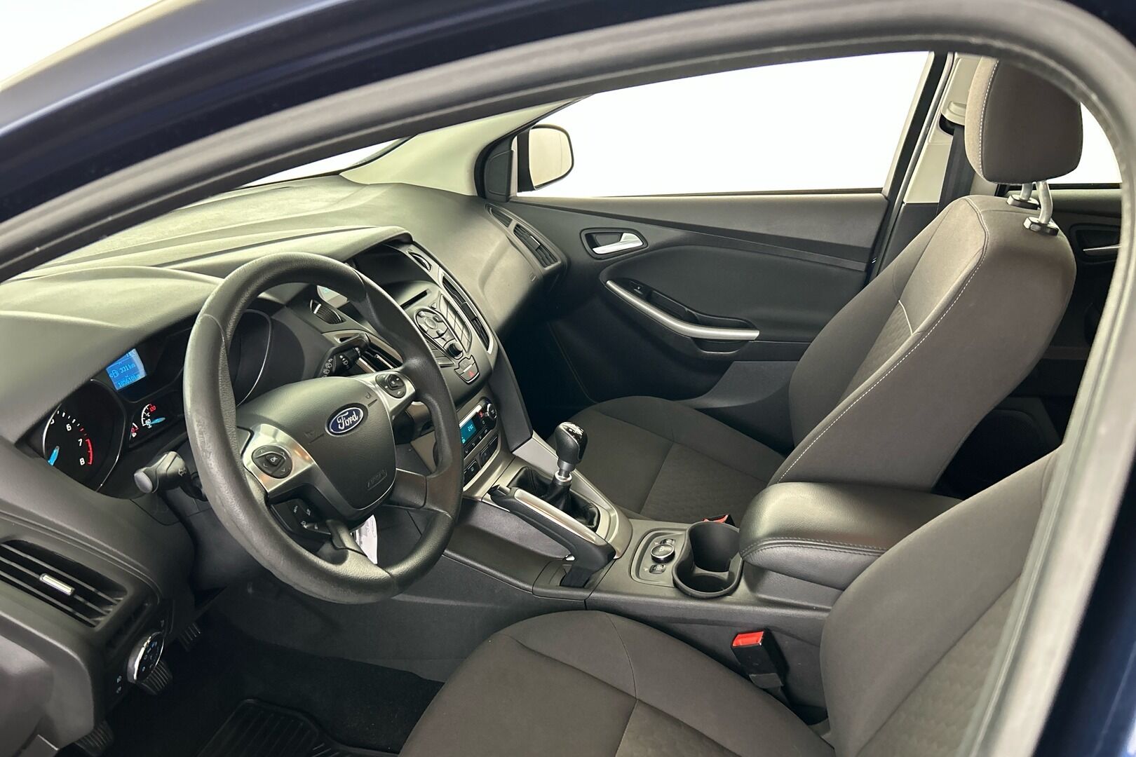 Ford Focus iso kuva 15