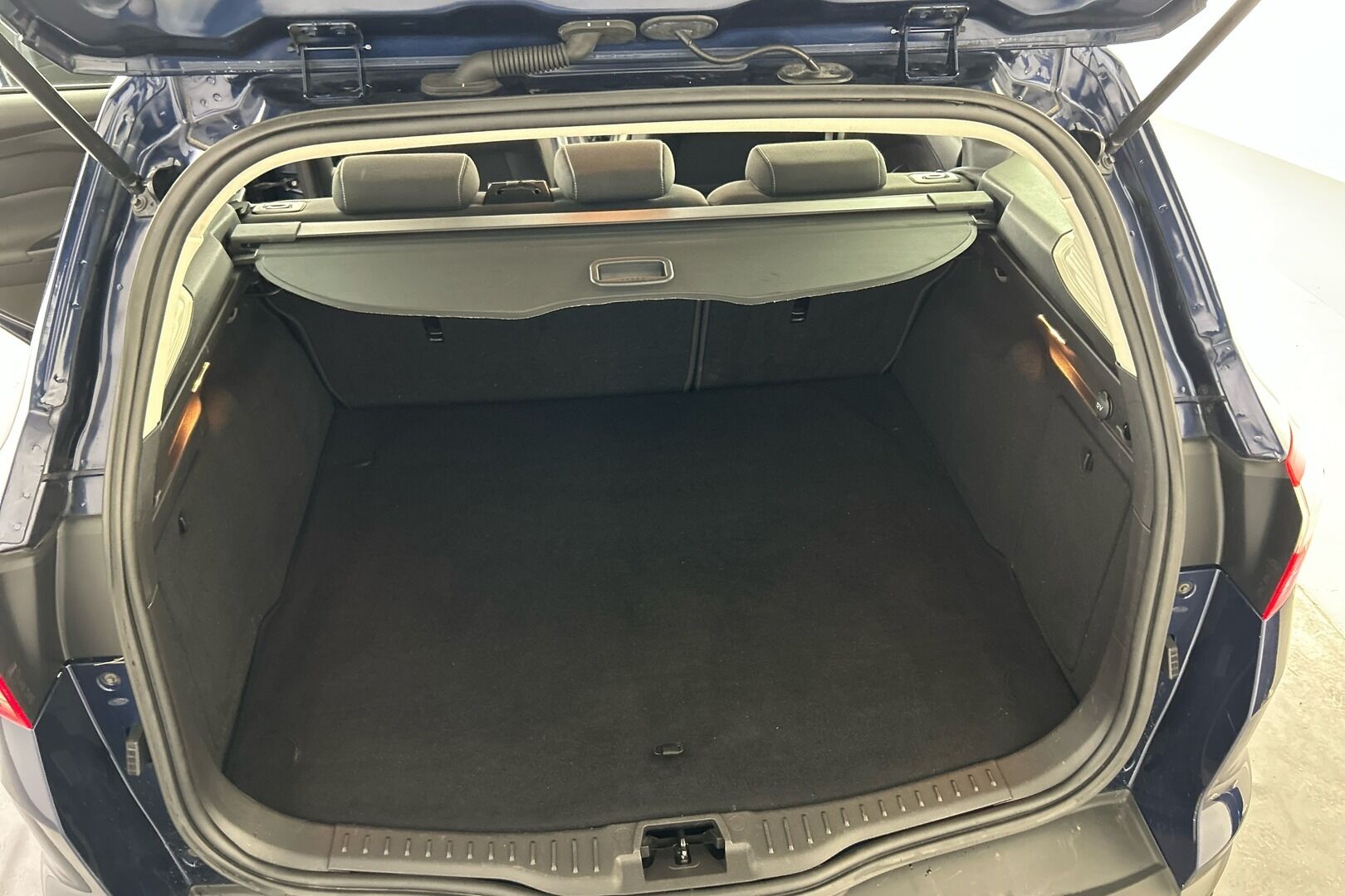 Ford Focus iso kuva 8
