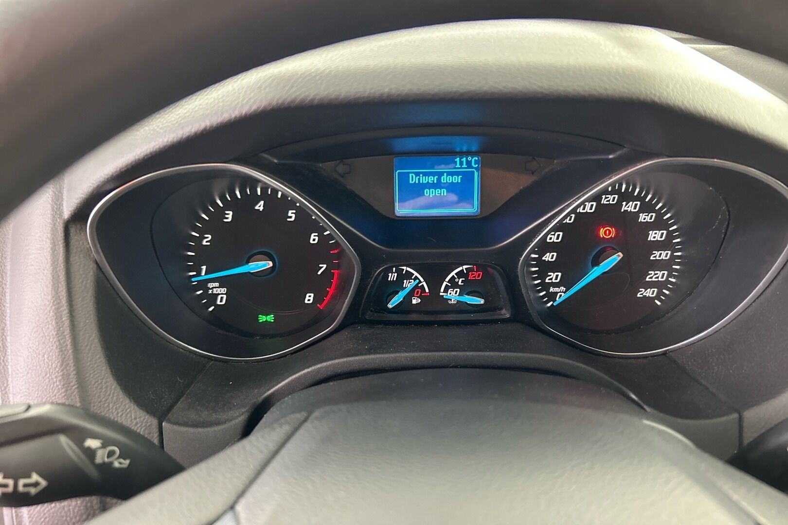 Ford Focus iso kuva 9