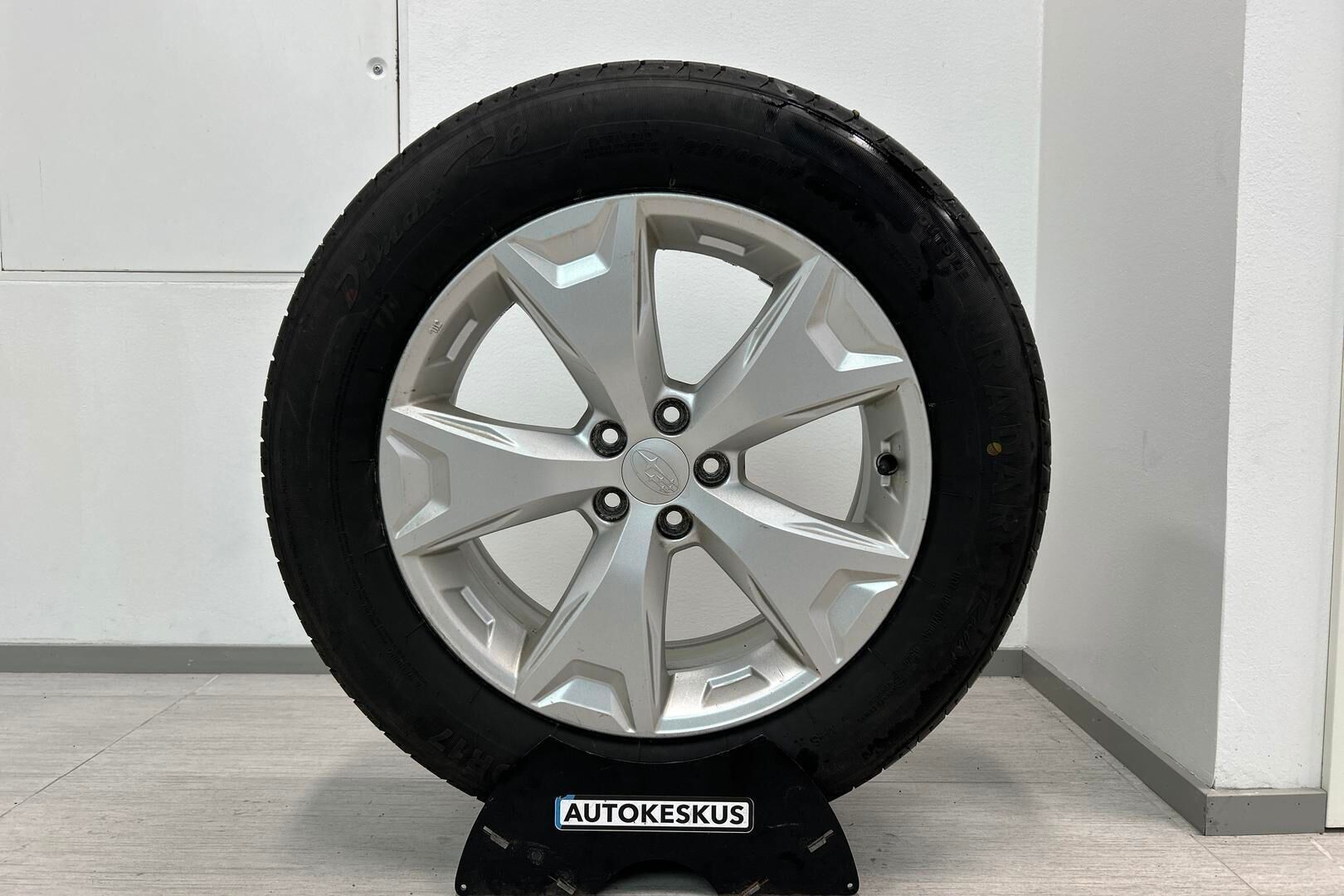 Subaru Forester iso kuva 12