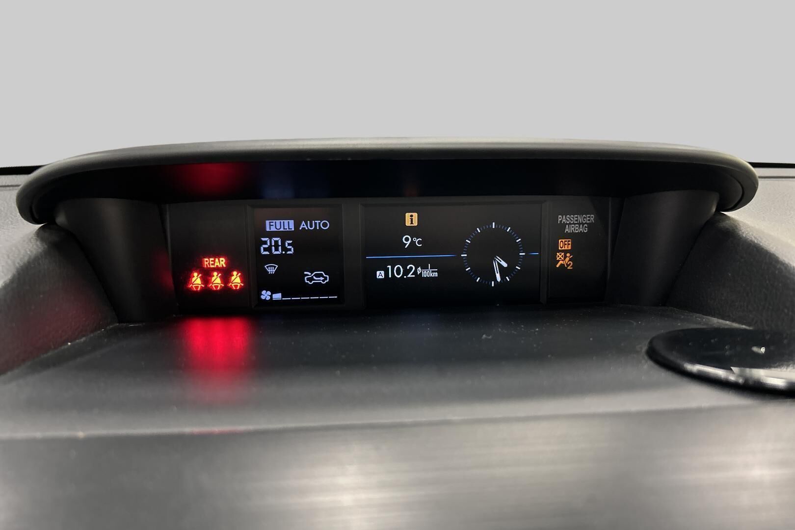 Subaru Forester iso kuva 20