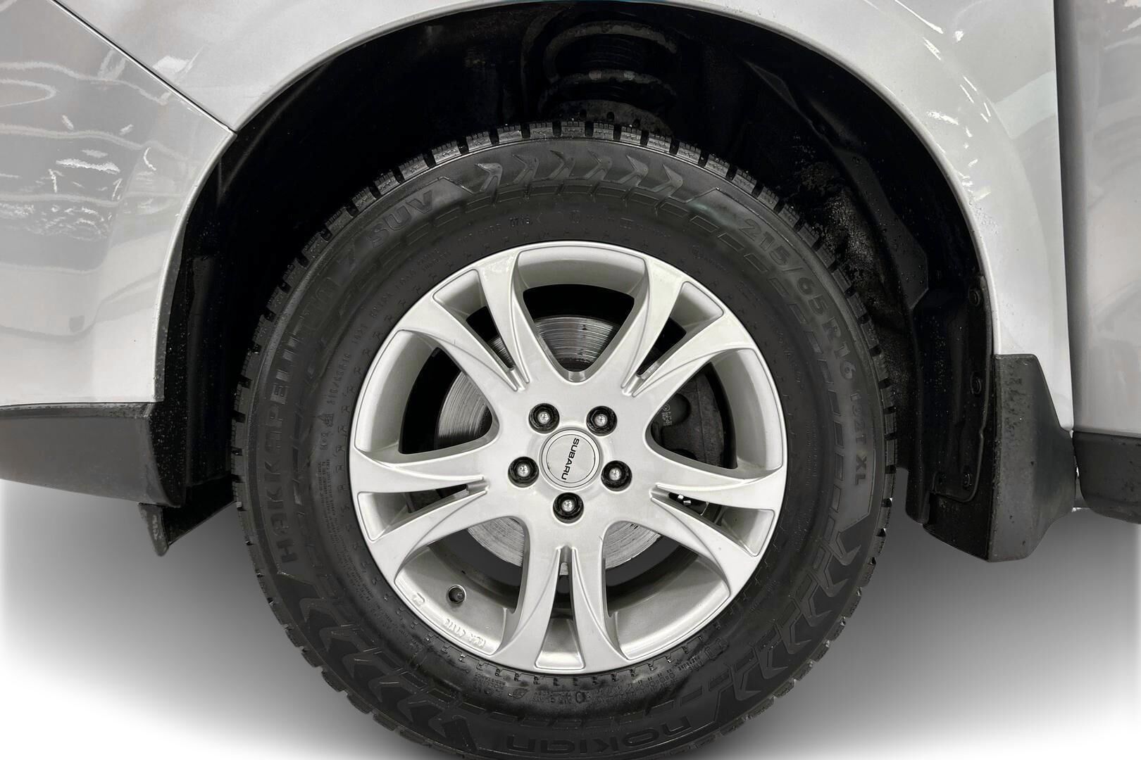 Subaru Forester iso kuva 25