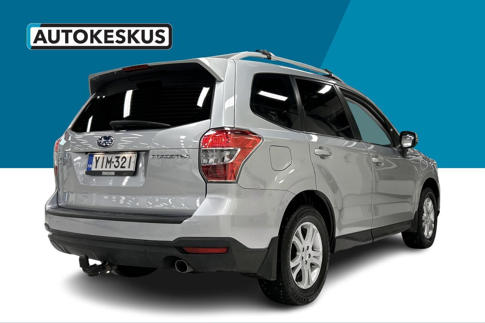 Subaru Forester iso kuva 4