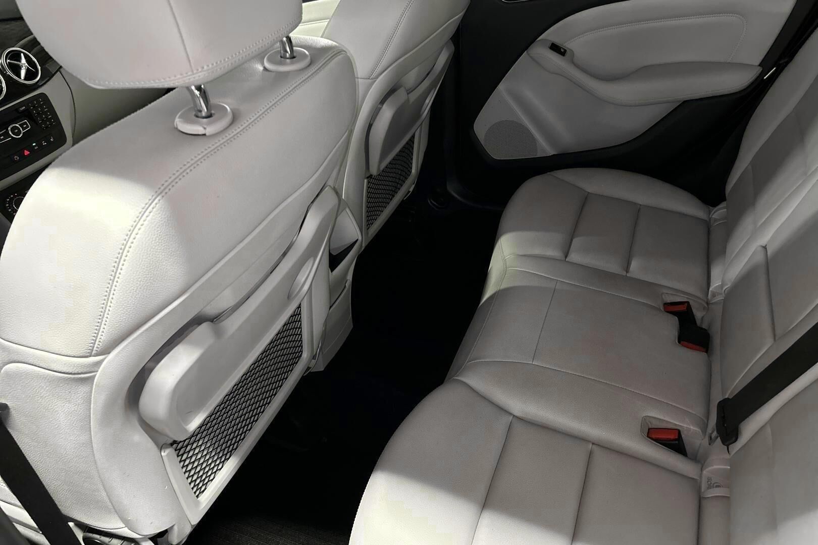 Mercedes-Benz B iso kuva 10