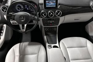 Mercedes-Benz B esikatselu 11