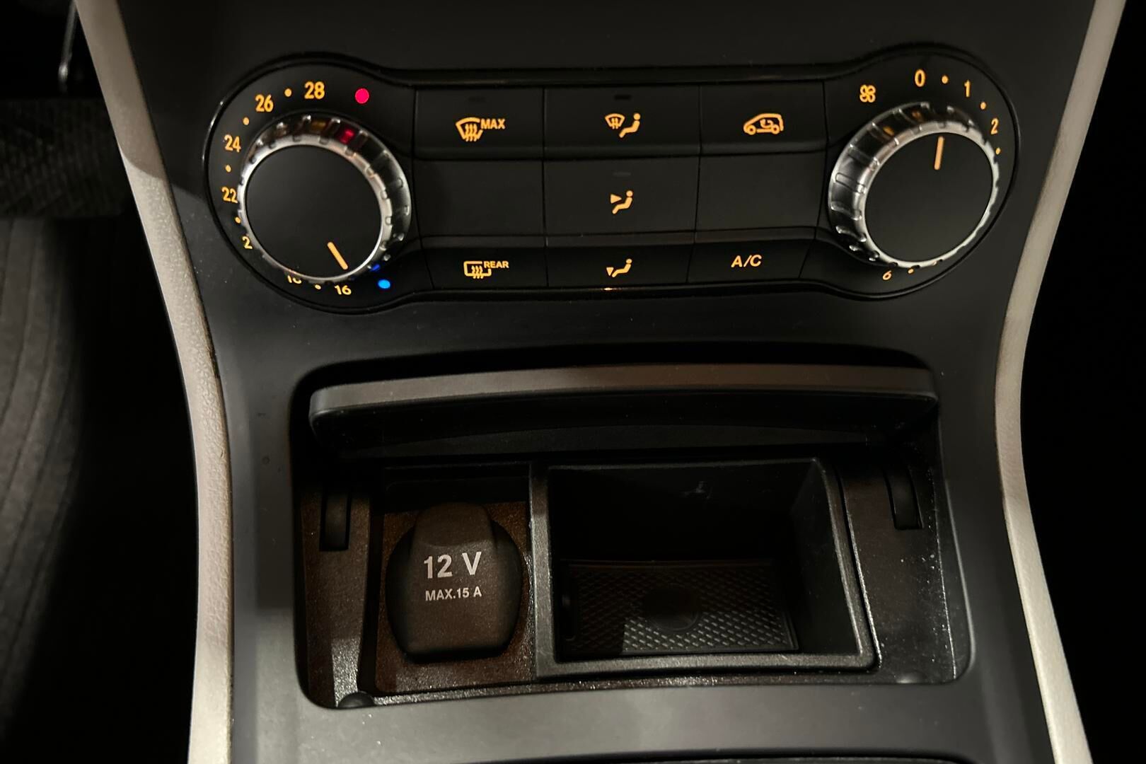 Mercedes-Benz B iso kuva 20