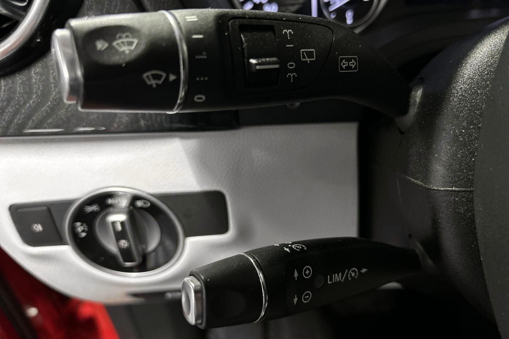 Mercedes-Benz B iso kuva 25