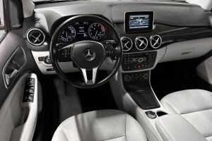 Mercedes-Benz B esikatselu 33