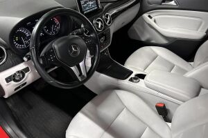 Mercedes-Benz B esikatselu 9