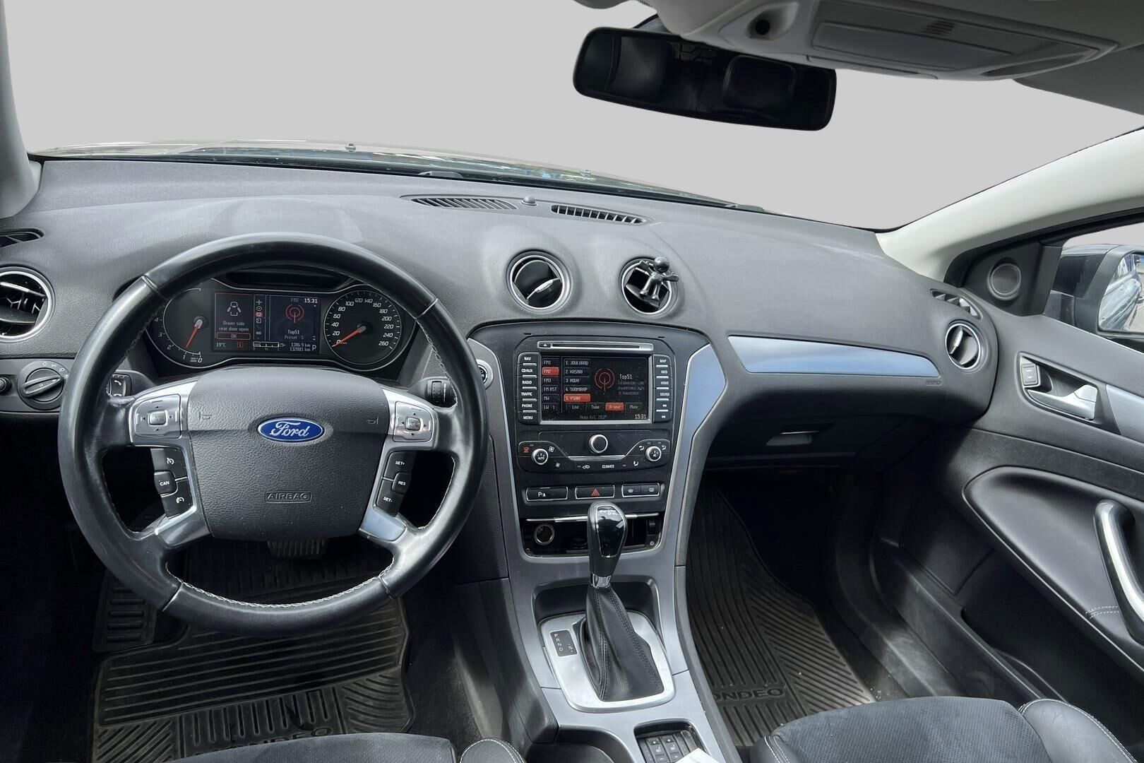 Ford Mondeo iso kuva 2