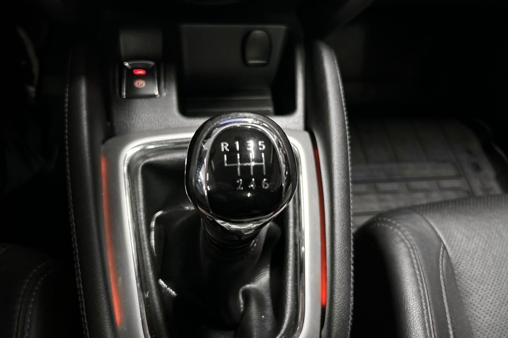 Nissan Qashqai iso kuva 21