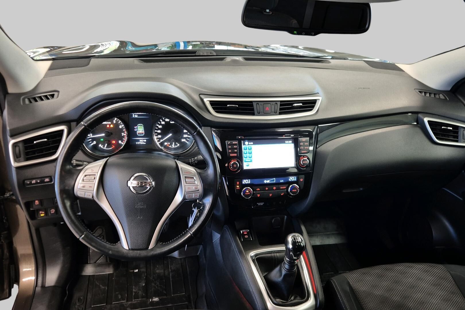 Nissan Qashqai iso kuva 10