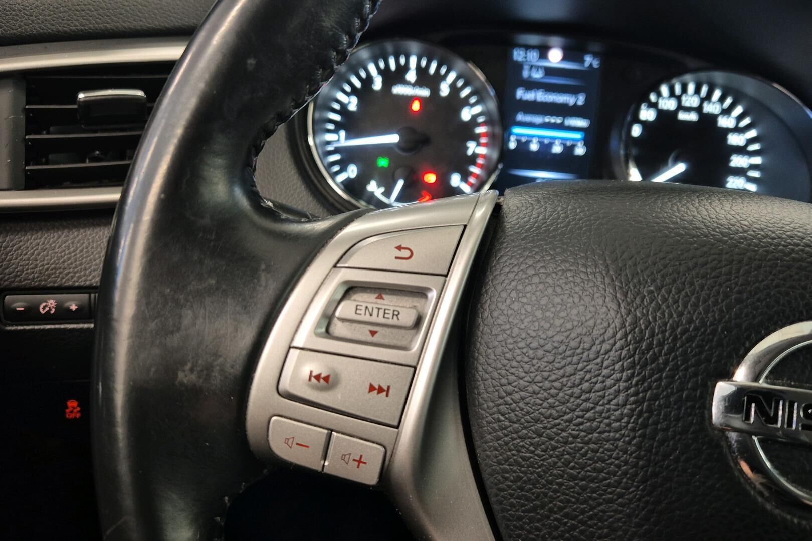 Nissan Qashqai iso kuva 16