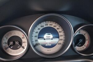 Mercedes-Benz E esikatselu 21