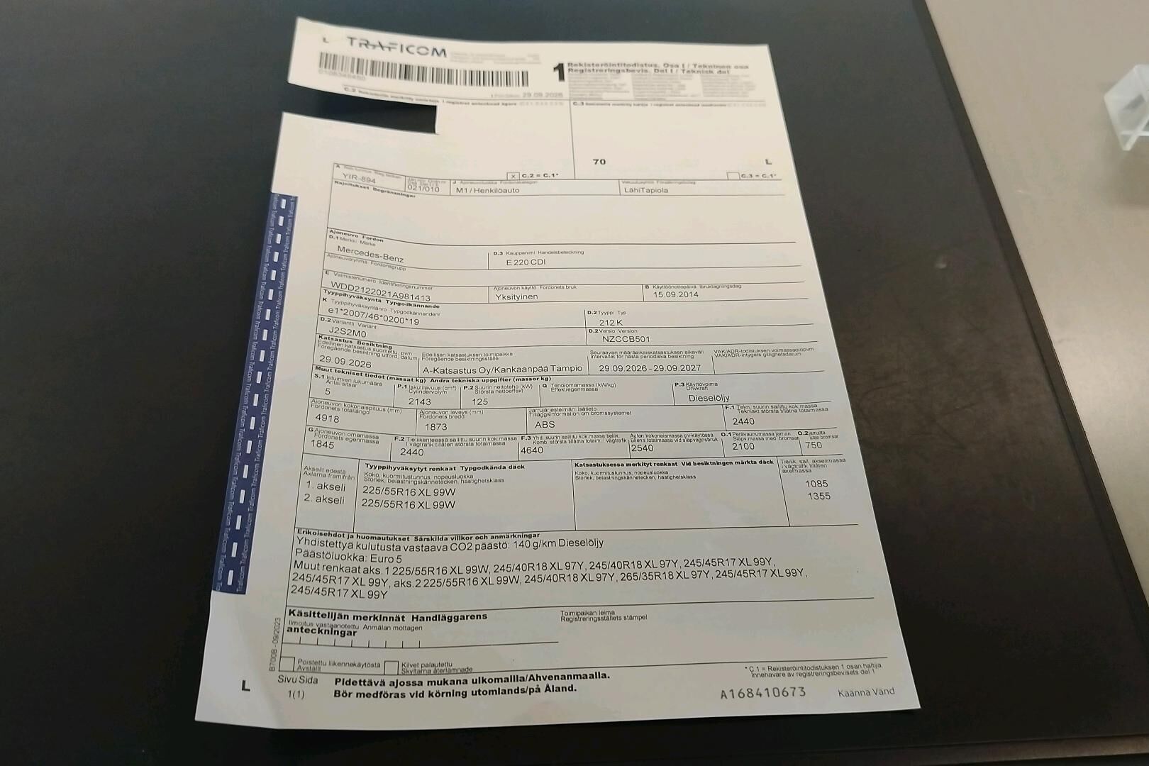 Mercedes-Benz E iso kuva 30