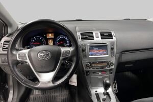 Toyota Avensis esikatselu 15
