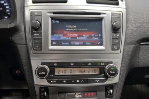 Toyota Avensis esikatselu 18