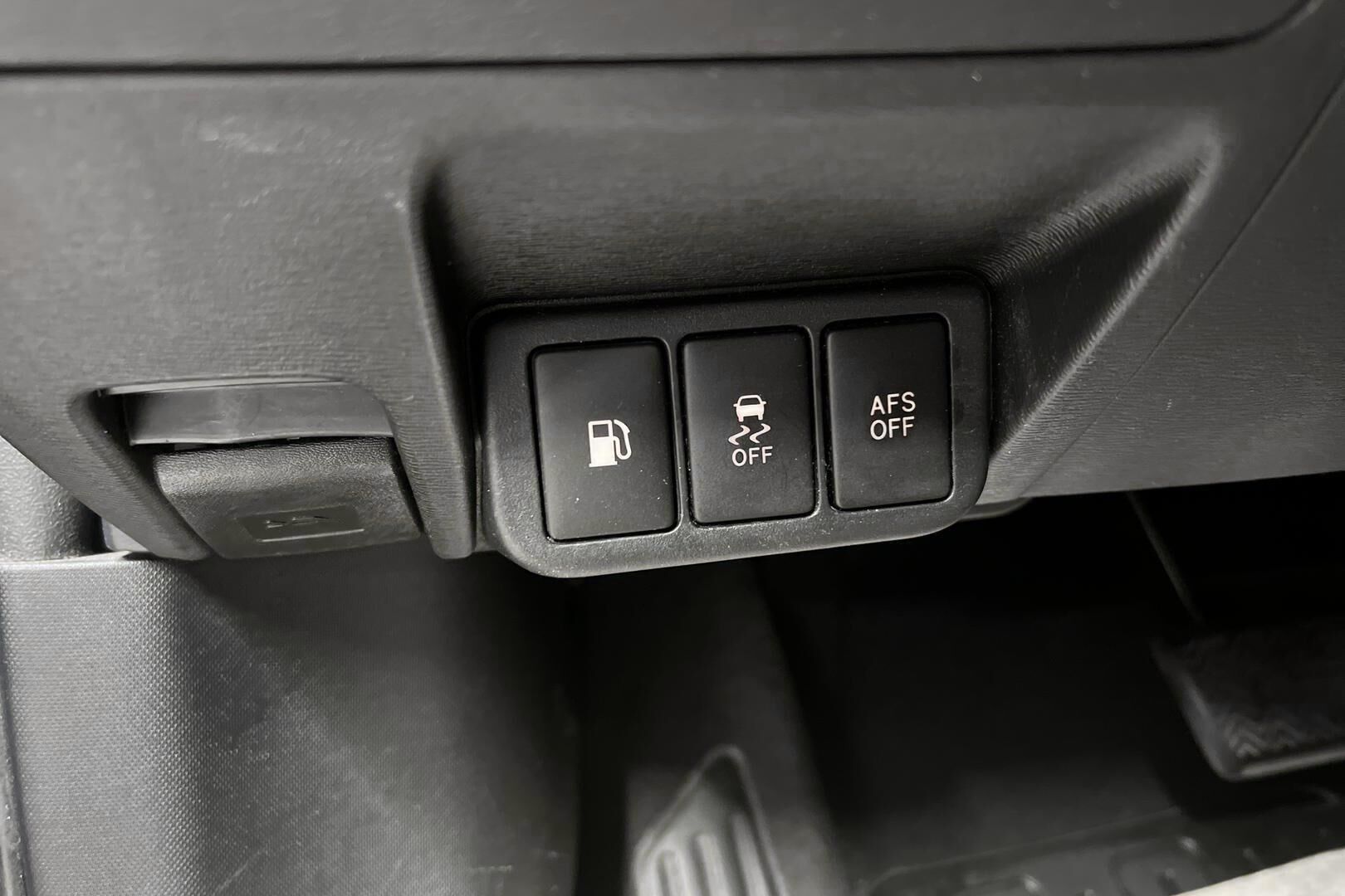 Toyota Avensis iso kuva 5