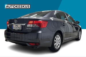 Toyota Avensis esikatselu 10