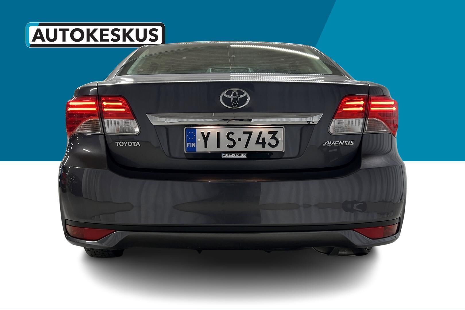 Toyota Avensis iso kuva 11