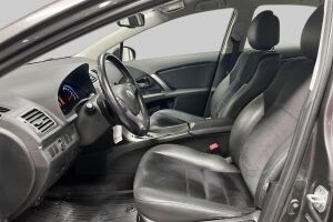 Toyota Avensis esikatselu 14