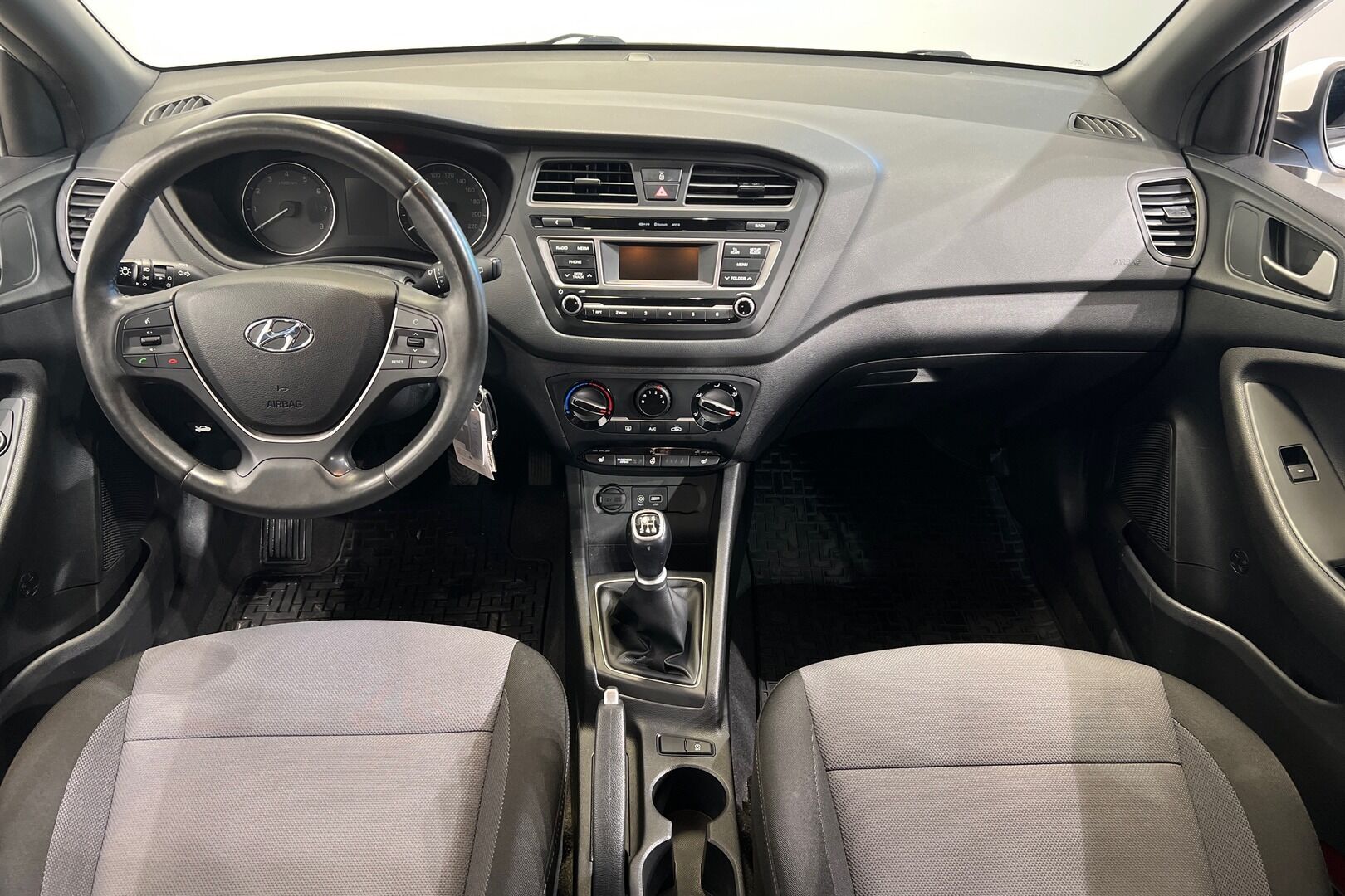 Hyundai i20 5d iso kuva 7