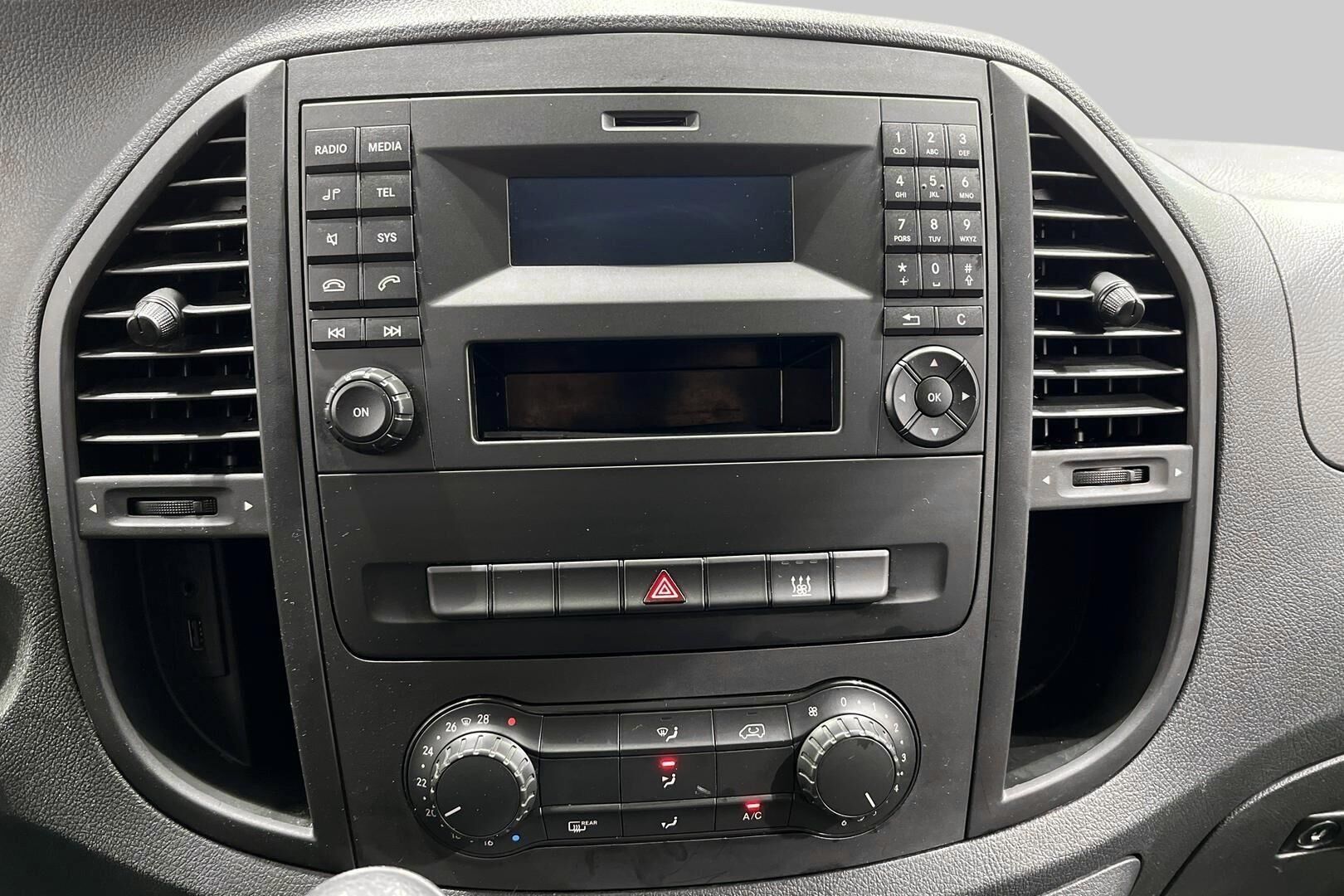 Mercedes-Benz Vito iso kuva 18
