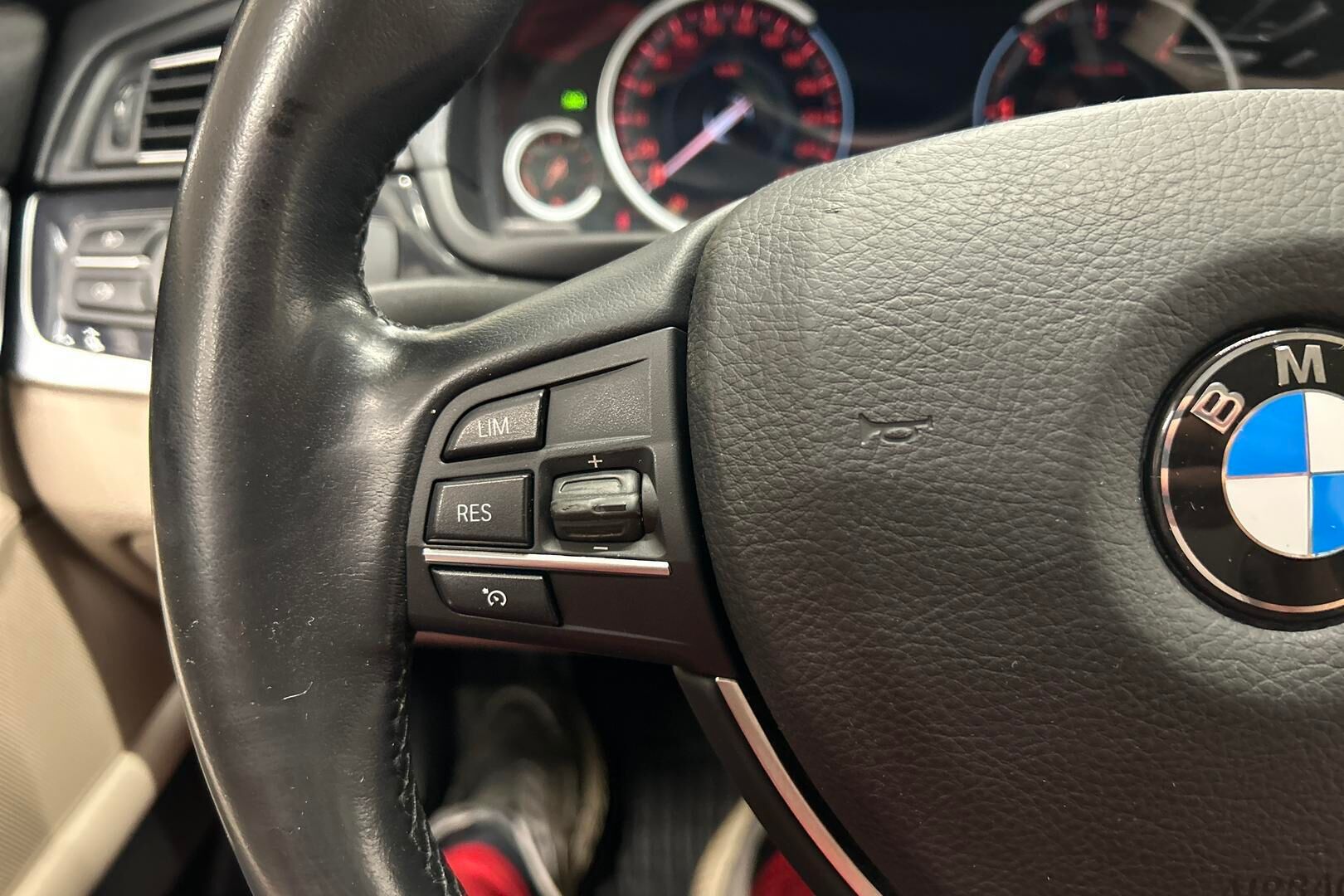 BMW 5-SARJA iso kuva 18