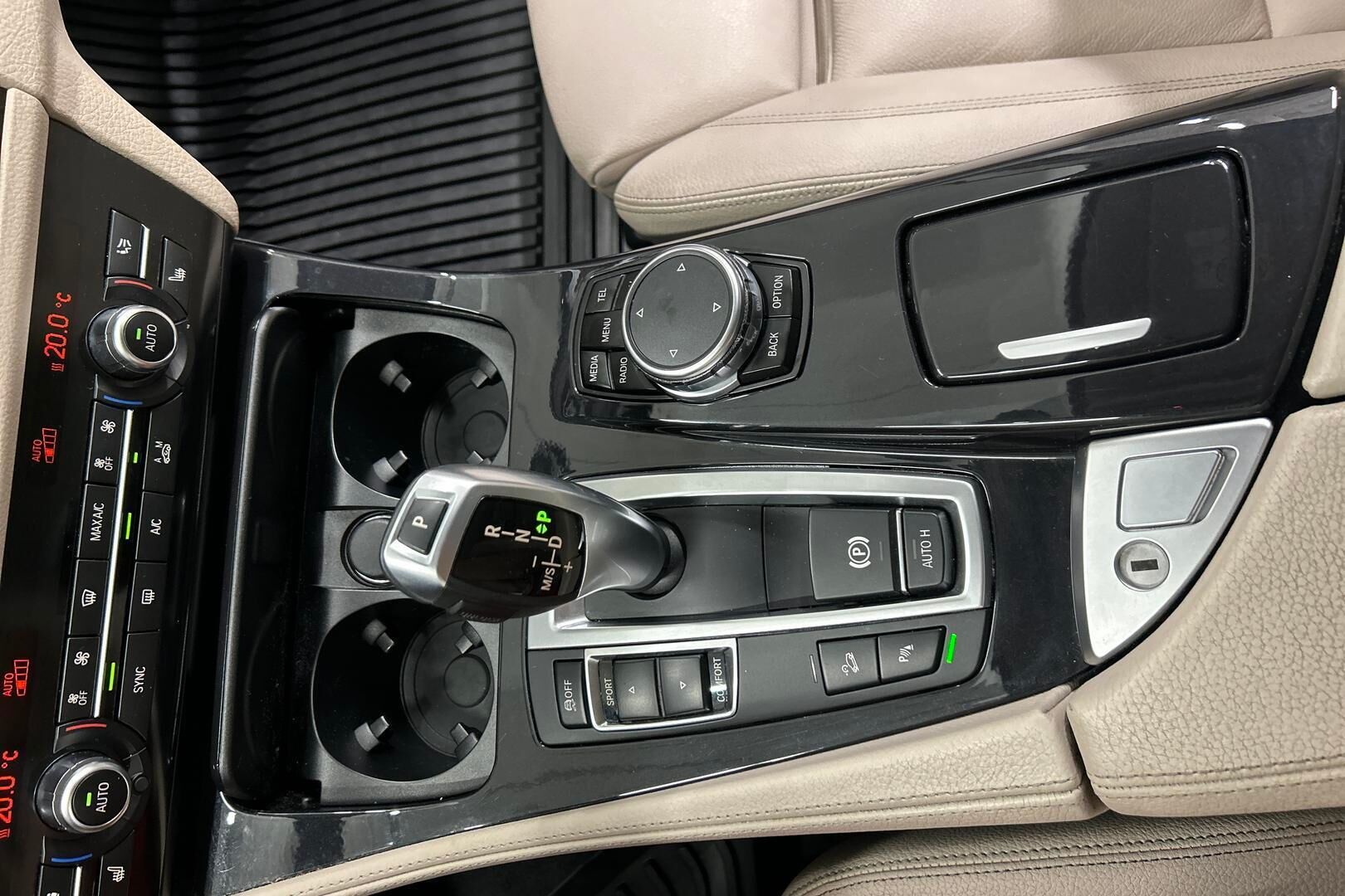 BMW 5-SARJA iso kuva 19