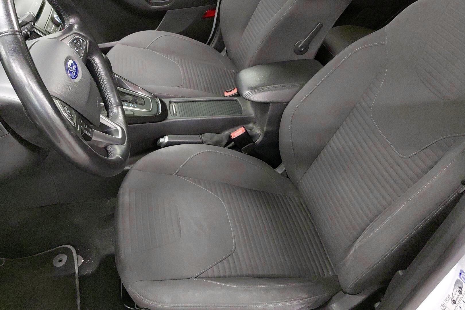 Ford Focus iso kuva 22