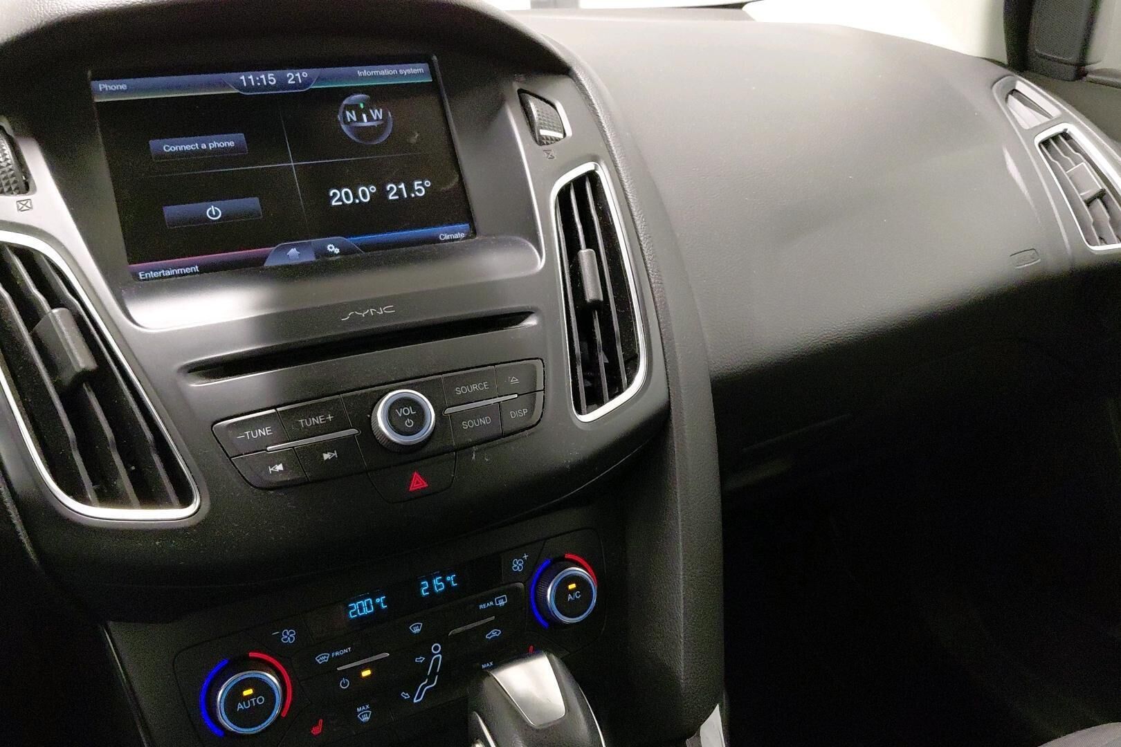 Ford Focus iso kuva 44