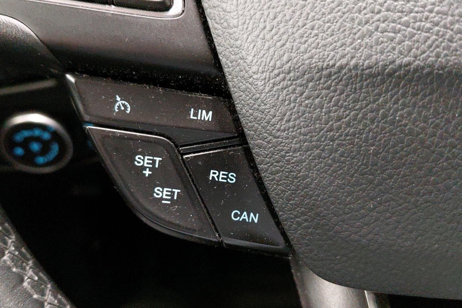 Ford Focus iso kuva 46