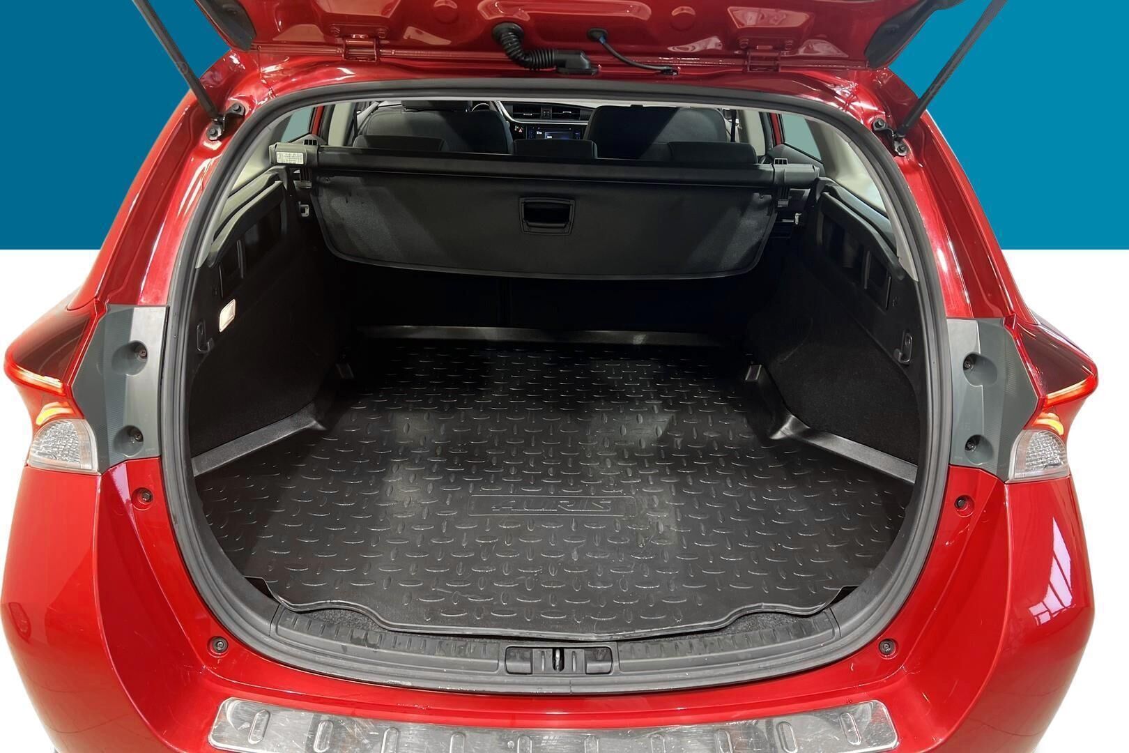 Toyota Auris iso kuva 24