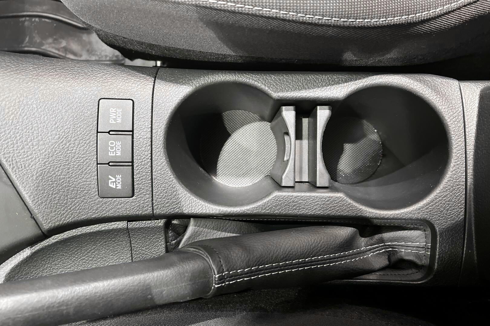 Toyota Auris iso kuva 26