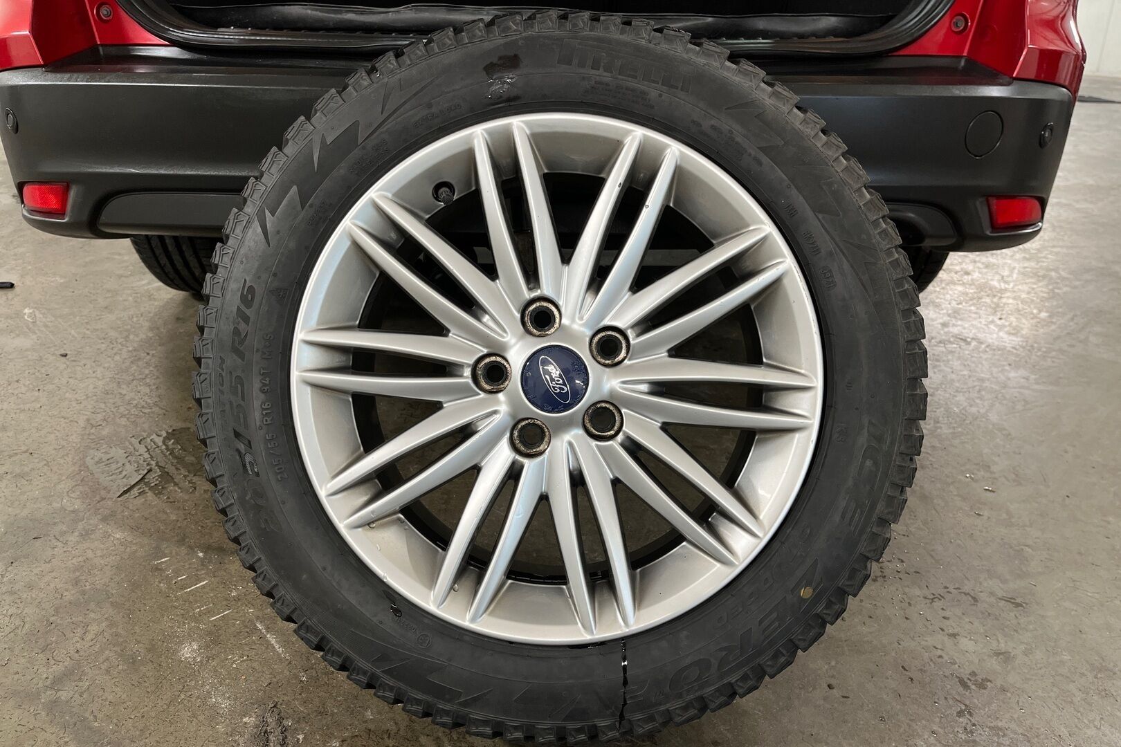Ford Focus iso kuva 11