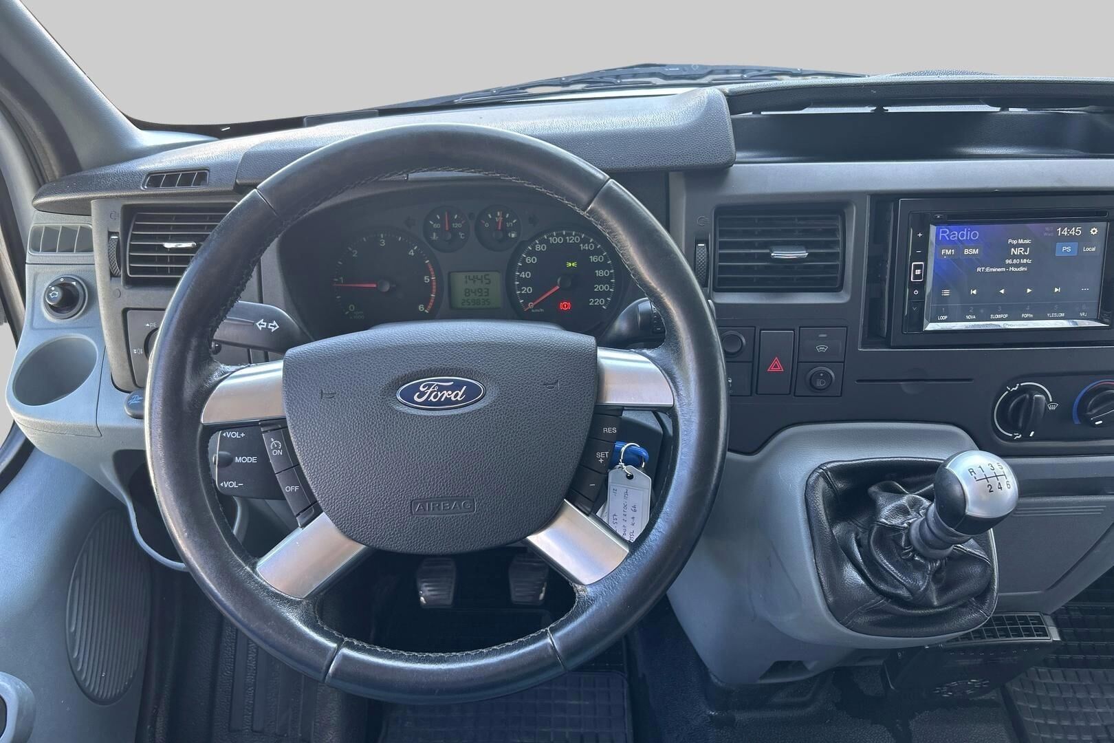 Ford Transit iso kuva 11