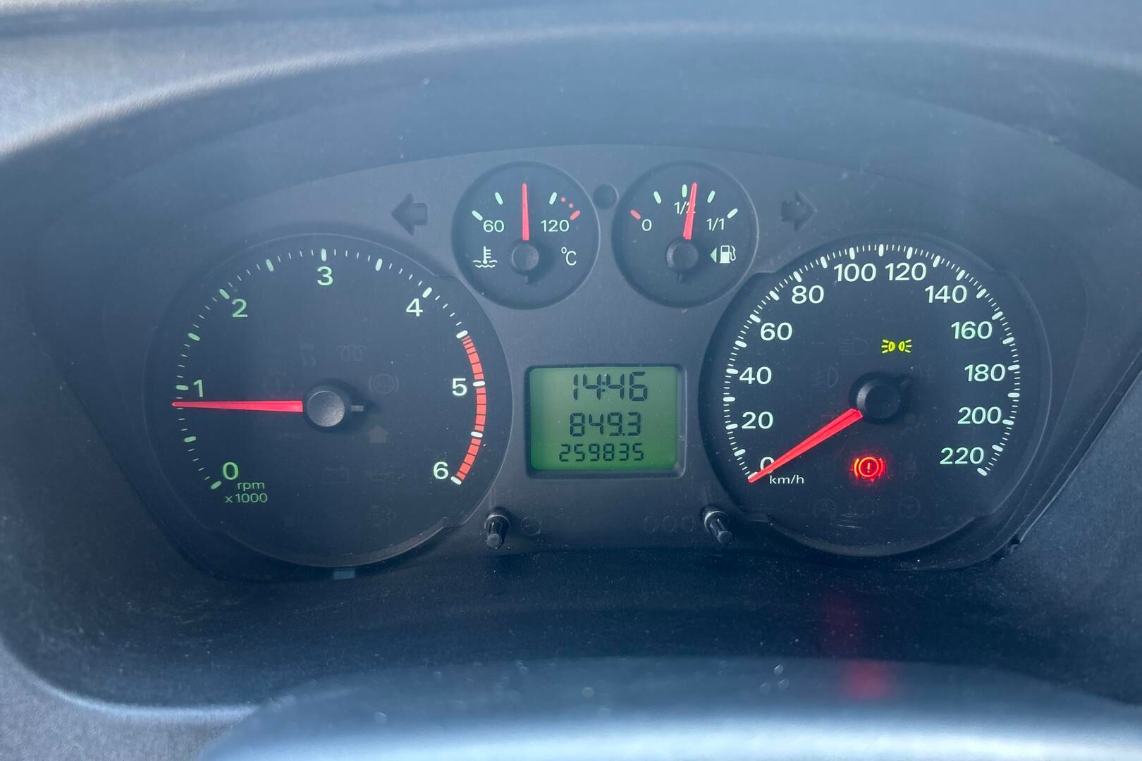 Ford Transit iso kuva 14