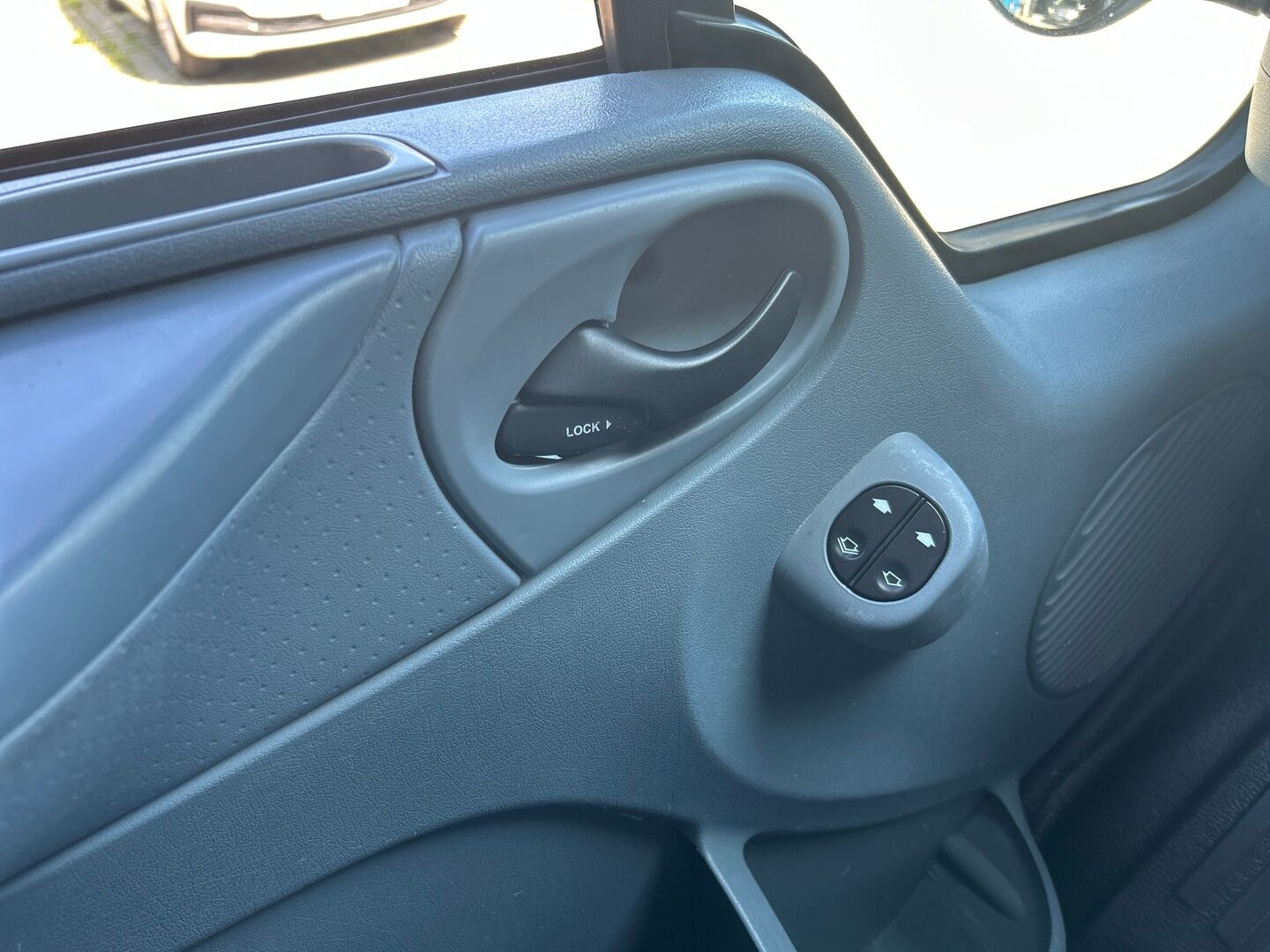 Ford Transit iso kuva 21