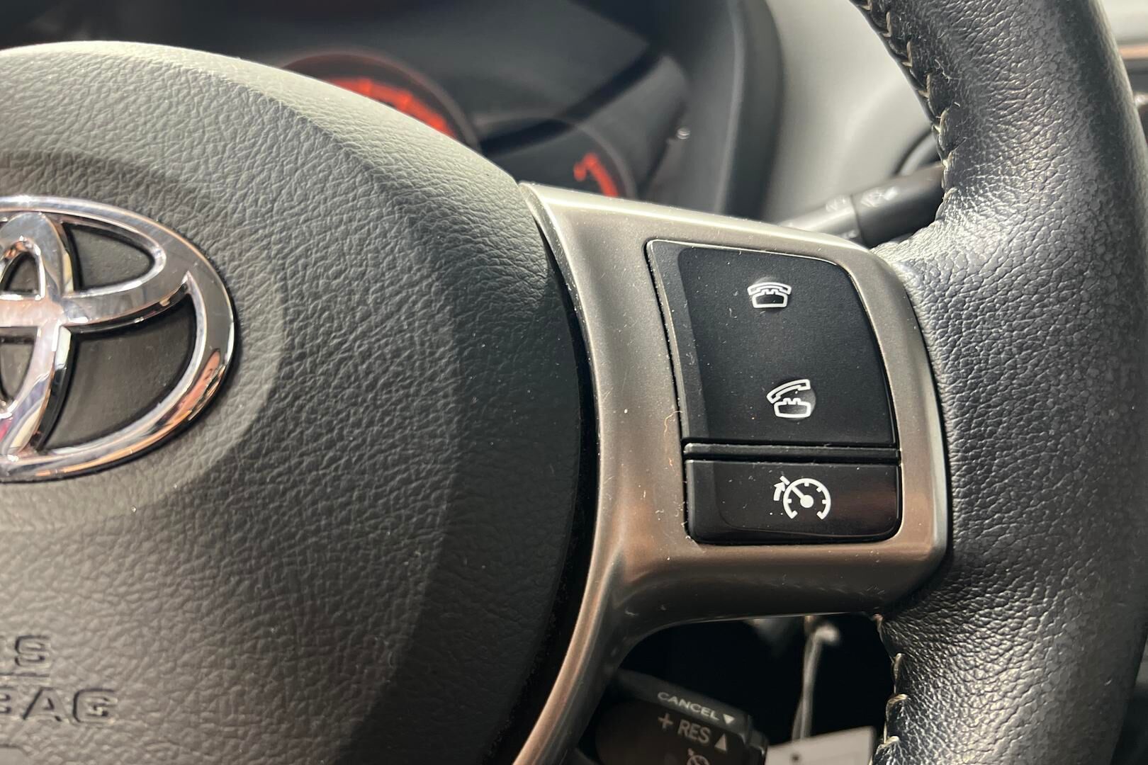 Toyota Yaris iso kuva 17