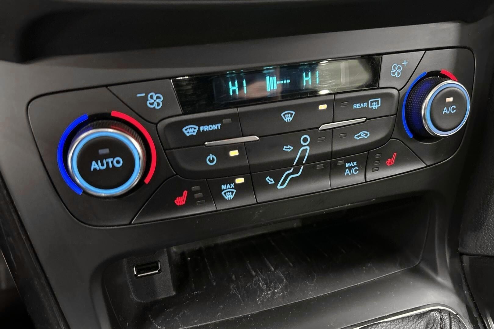 Ford Focus iso kuva 20