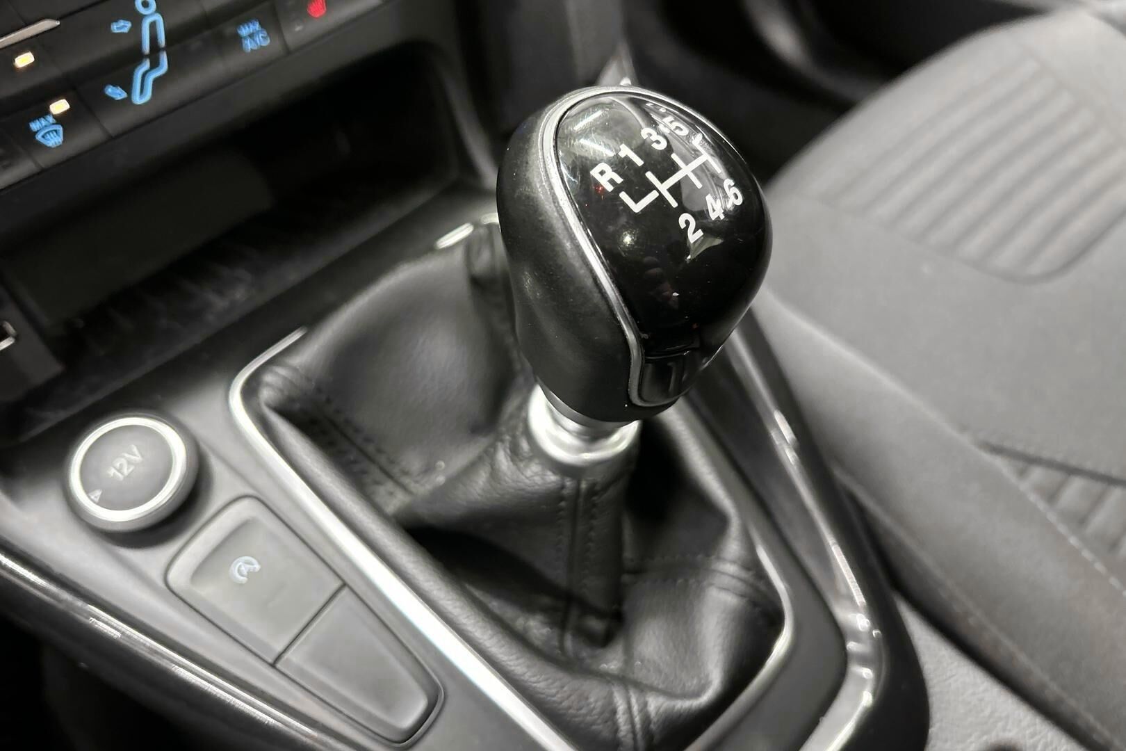 Ford Focus iso kuva 21