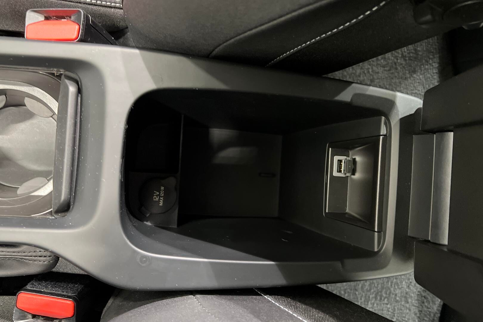 Volvo V40 iso kuva 17