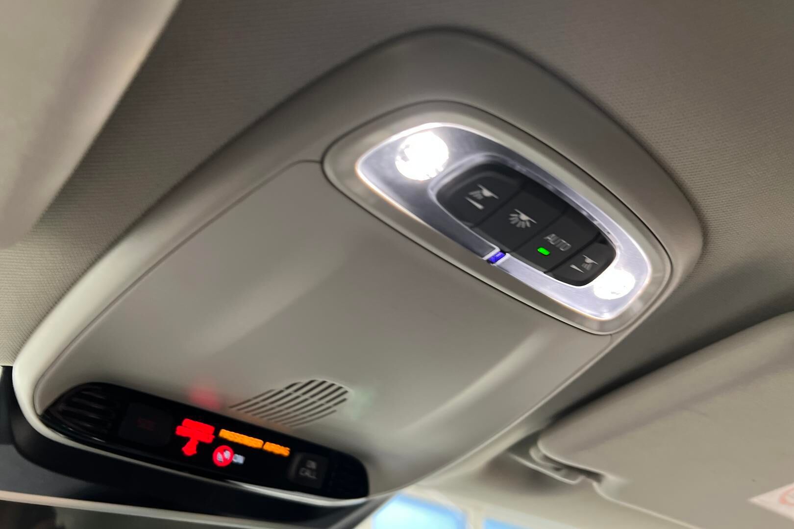 Volvo V40 iso kuva 18